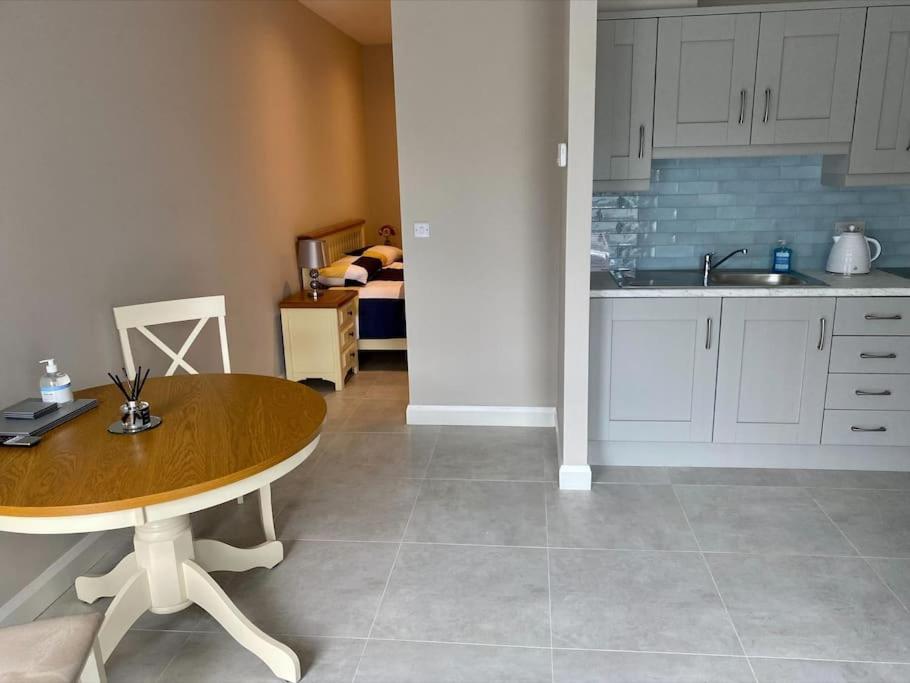 Erne Getaway No.7 Brand New 1 Bed Apartment Enniskillen Buitenkant foto